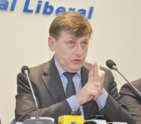 Antonescu: Nu regret că Fenechiu a fost desemnat ministru